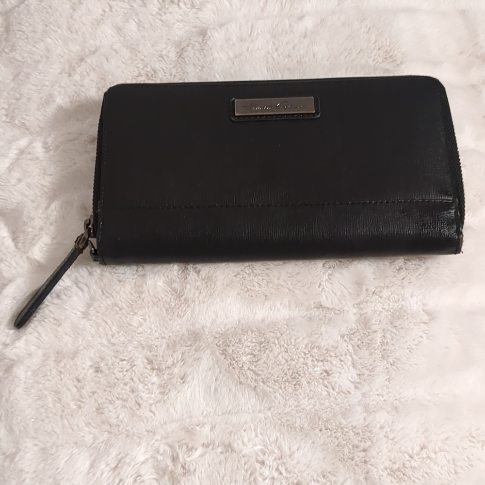 KENNETH COLE Women's Black Wallet